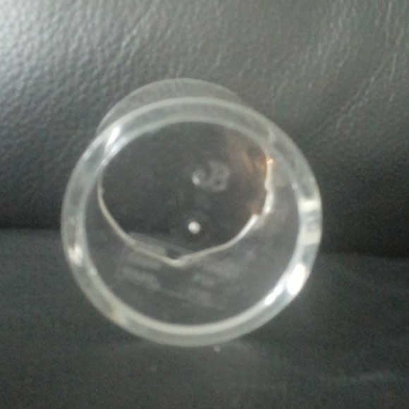 Table top s & p set. Acrylic.  Red/clear - Picture 7 of 7